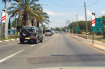 תמונה לשאלת תיאוריה: על פי התמרורים, למה יש לצפות?