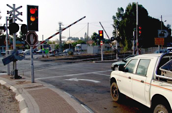 תמונה לשאלת תיאוריה: מתי יוכלו כלי הרכב שלפניך להמשיך בנסיעתם?
